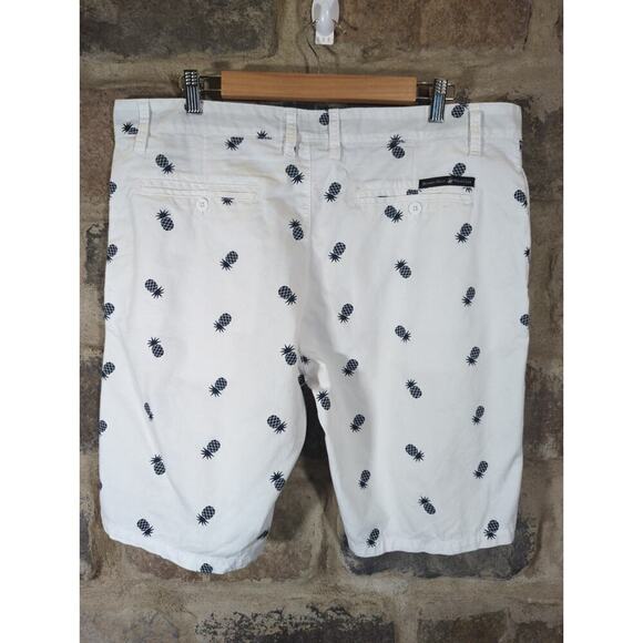 Beverly Hills Polo Club Shorts Men's 38‎ White Blue Pineapple Print Cruise - Picture 7 of 14
